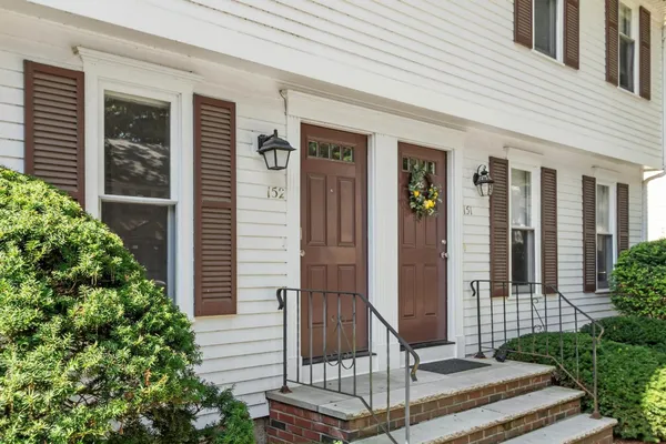 152 WELLMAN AVE 152