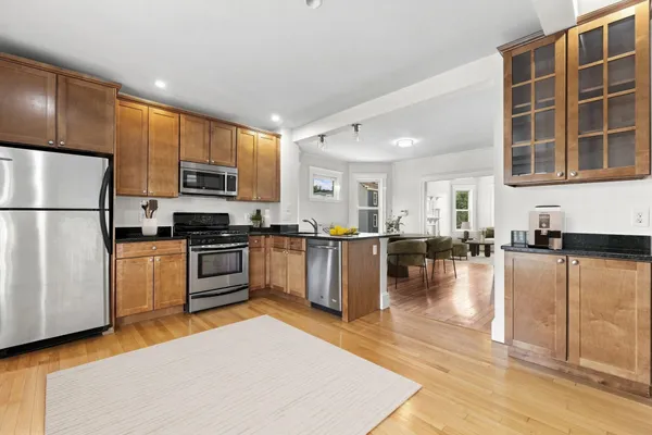80 HARBOR VIEW ST 2