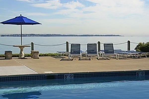 3 SEAL HARBOR RD 632