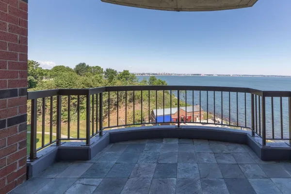 3 SEAL HARBOR RD 632