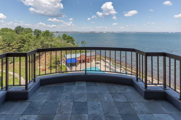 3 SEAL HARBOR RD 632
