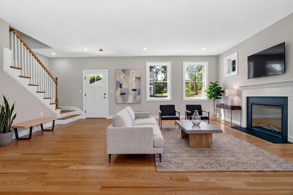 11 ISOLA LN