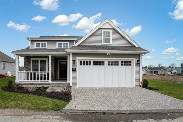 32 SOPHIA DR