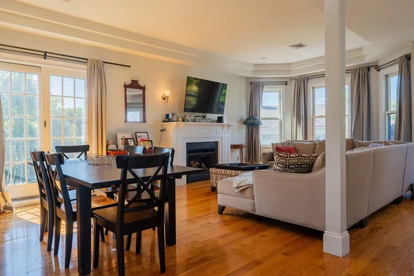 24 MILL ST 3
