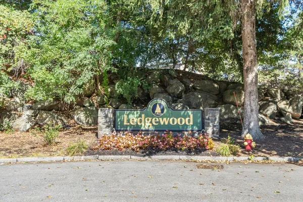 10 LEDGEWOOD WAY 10