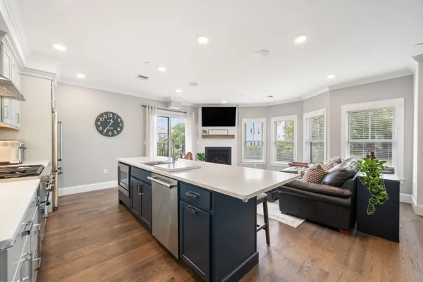 138 NEPONSET AVE 4