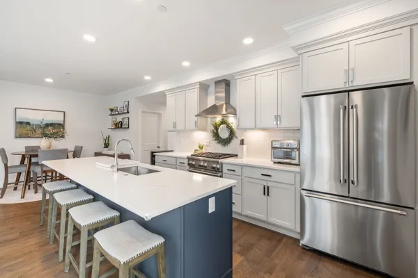 138 NEPONSET AVE 4
