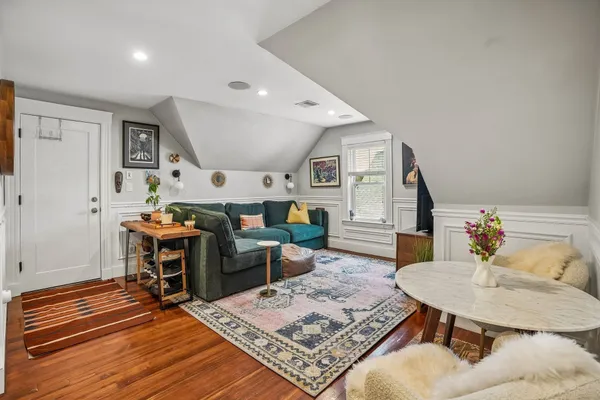 34 COLBERG AVE 3