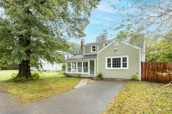 16 NORFOLK PL
