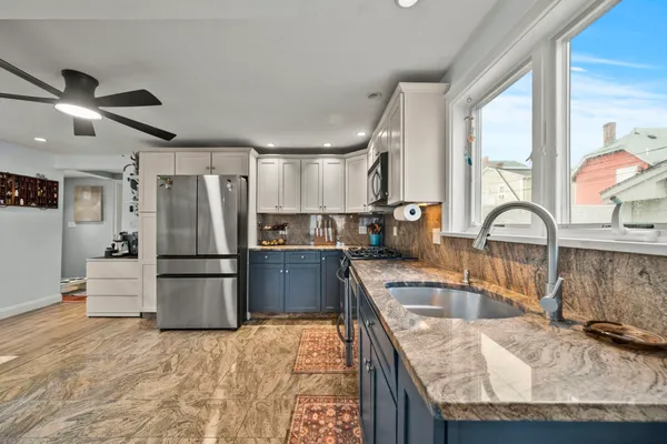 54 TRIDENT AVE 54