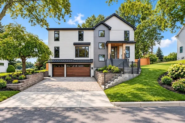 22 OLD COLONY RD