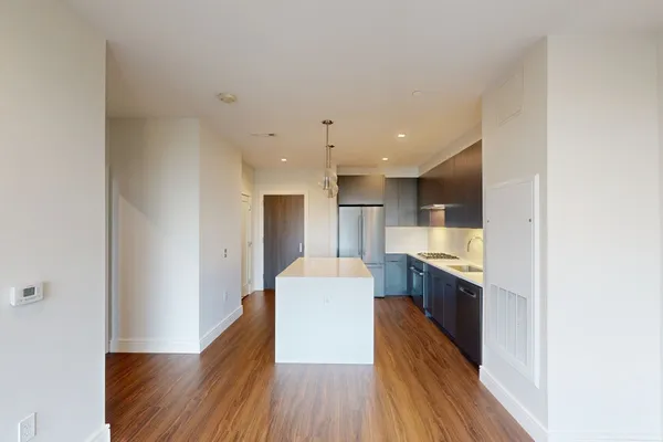 99 SUMNER ST 305