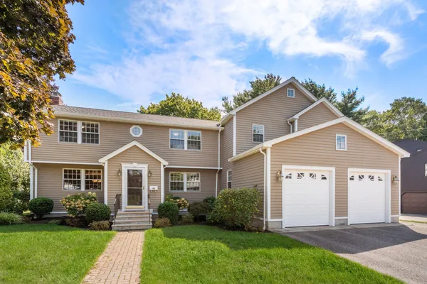 36 STANDISH RD