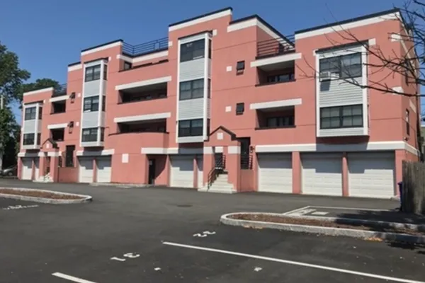 60-R GIBSON ST B3