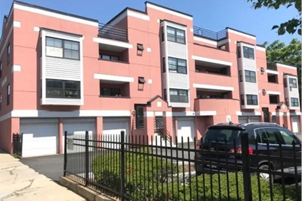 60-R GIBSON ST B3