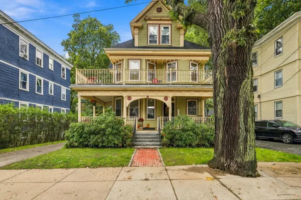 22 HEWLETT ST 1
