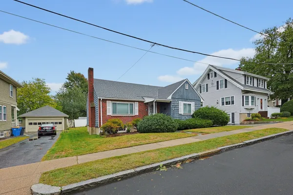 16 LORING RD