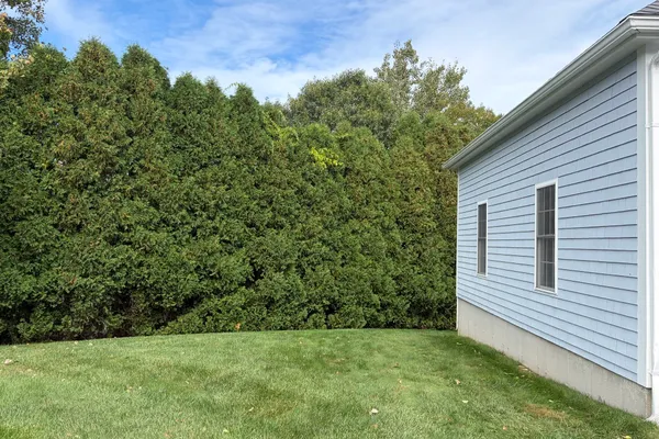 12 LONGVIEW DR