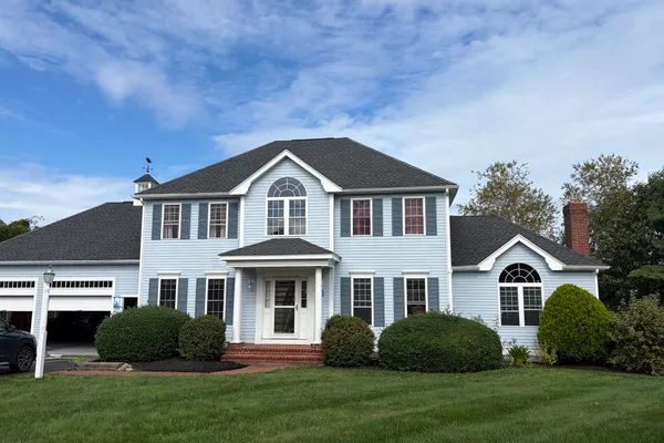 12 LONGVIEW DR