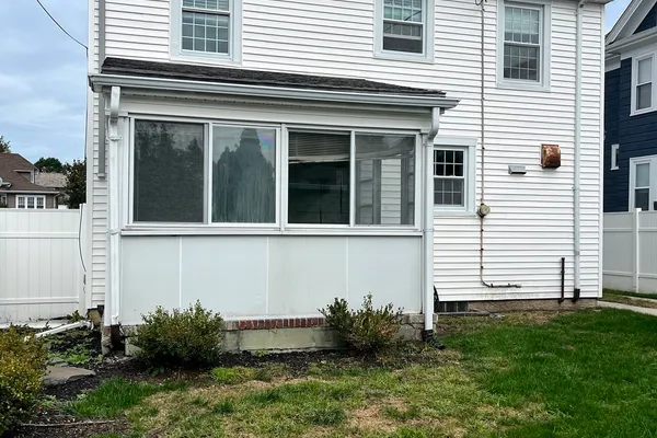 412 ARNOLD ST