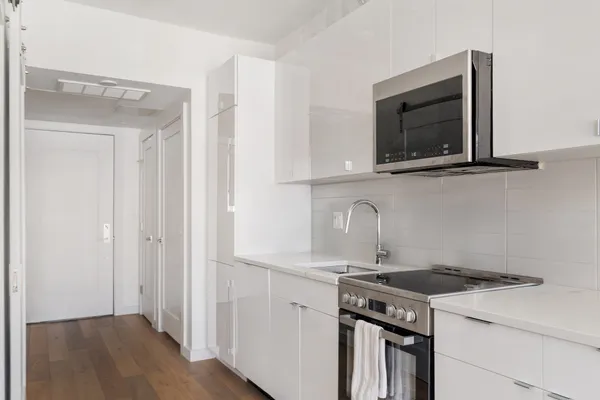 97-99 ELMWOOD ST 109
