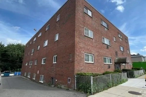 624 HYDE PARK AVE C3