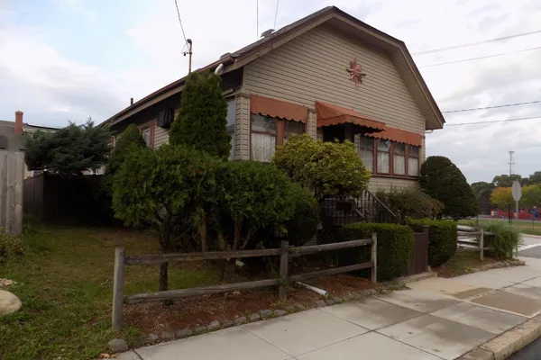 1346 PRESIDENT AVE