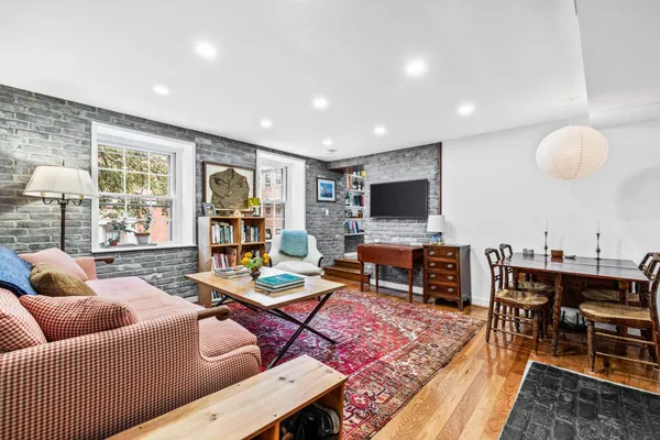 65 PINCKNEY ST 2