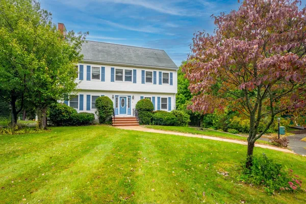 8 OTTER POND RD
