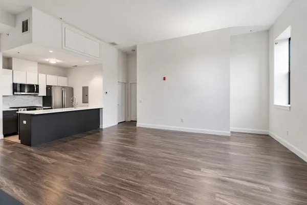 1022 HANCOCK ST 210