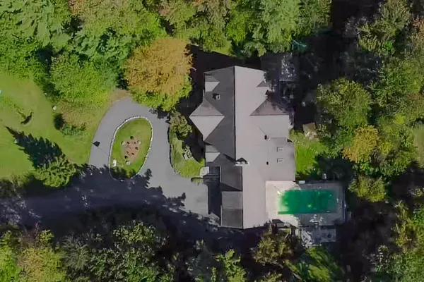 20 FOX HILL DR