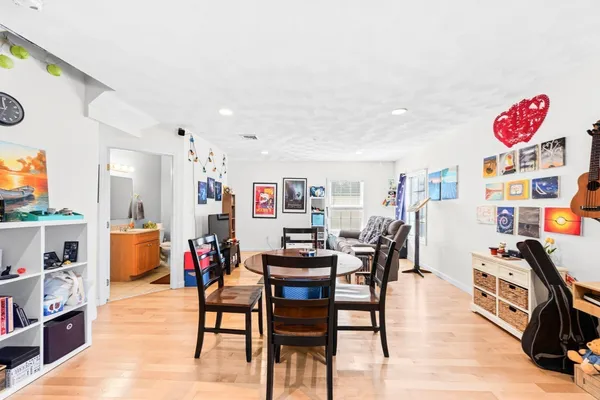 25 JAMES ST 7