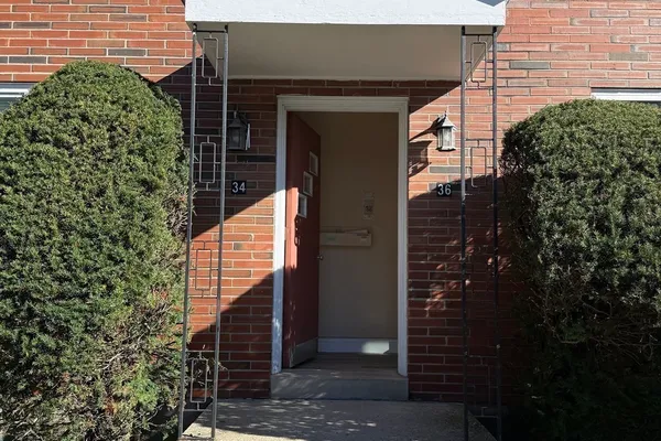36 BISHOP DR 36