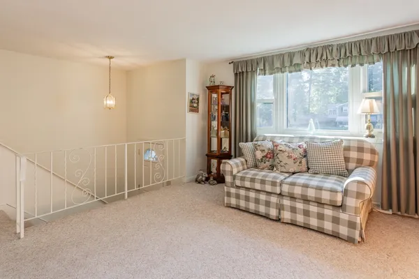 181 ELIZABETH DR