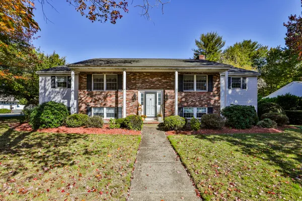 25 INDIAN ROCK DR