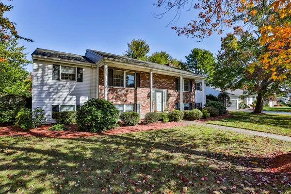 25 INDIAN ROCK DR