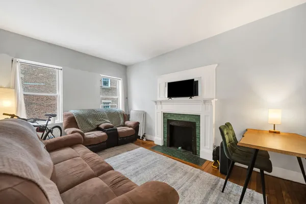 1307 COMMONWEALTH AVE 7