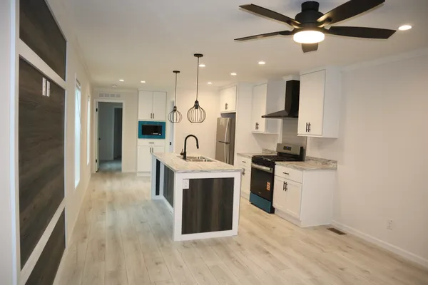 1346 NEWPORT AVE B22