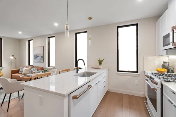 100 LINCOLN ST 508