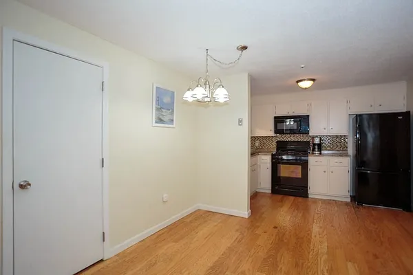 305 PINE ST 6