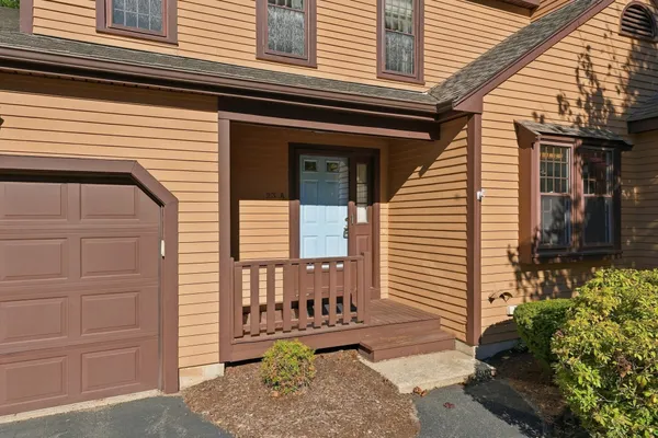 23 HAWTHORNE VLG A