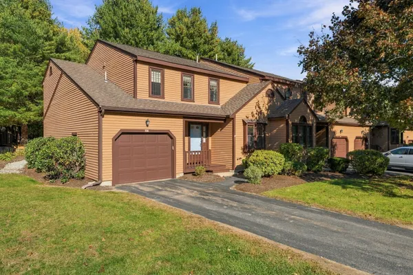 23 HAWTHORNE VLG A