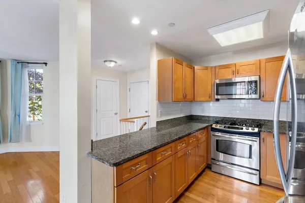 15 WHIPPLE AVE 1