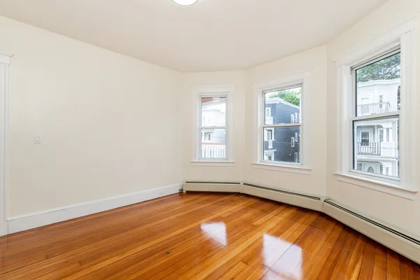 16 TAFT ST 2