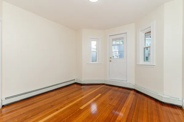 16 TAFT ST 2