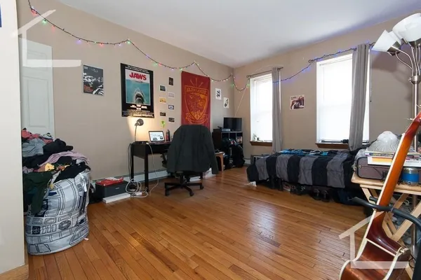 96 LINDEN ST 2