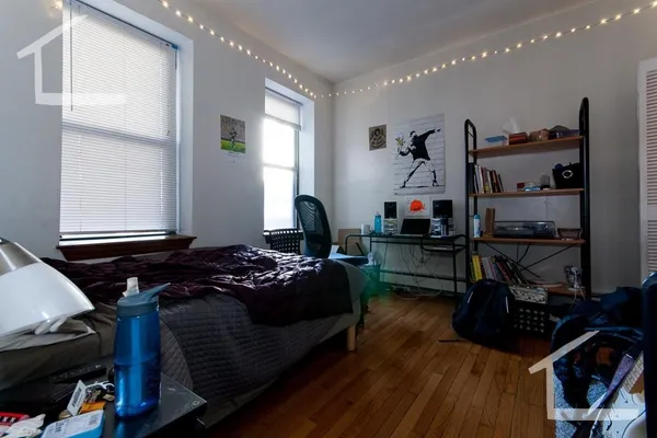 96 LINDEN ST 2