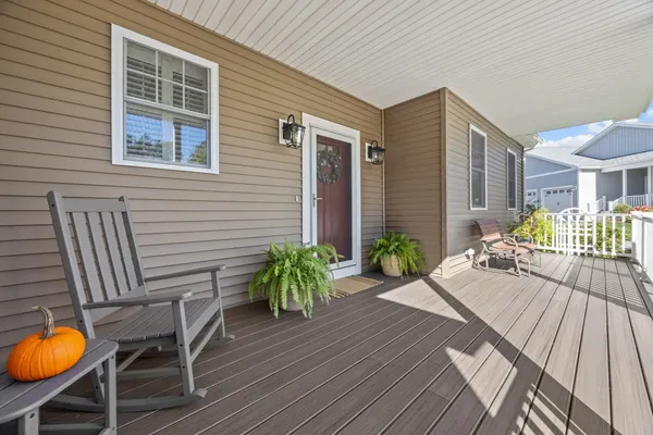 53 BAY POINTE DR 53