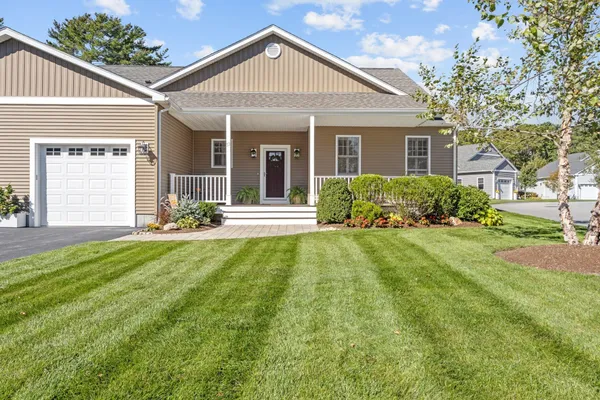 53 BAY POINTE DR 53