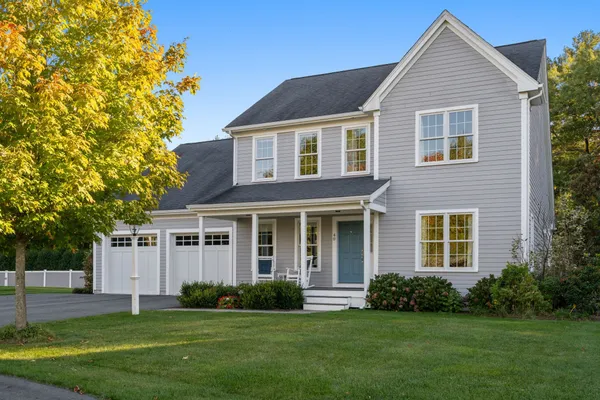 40 EMERALD WAY